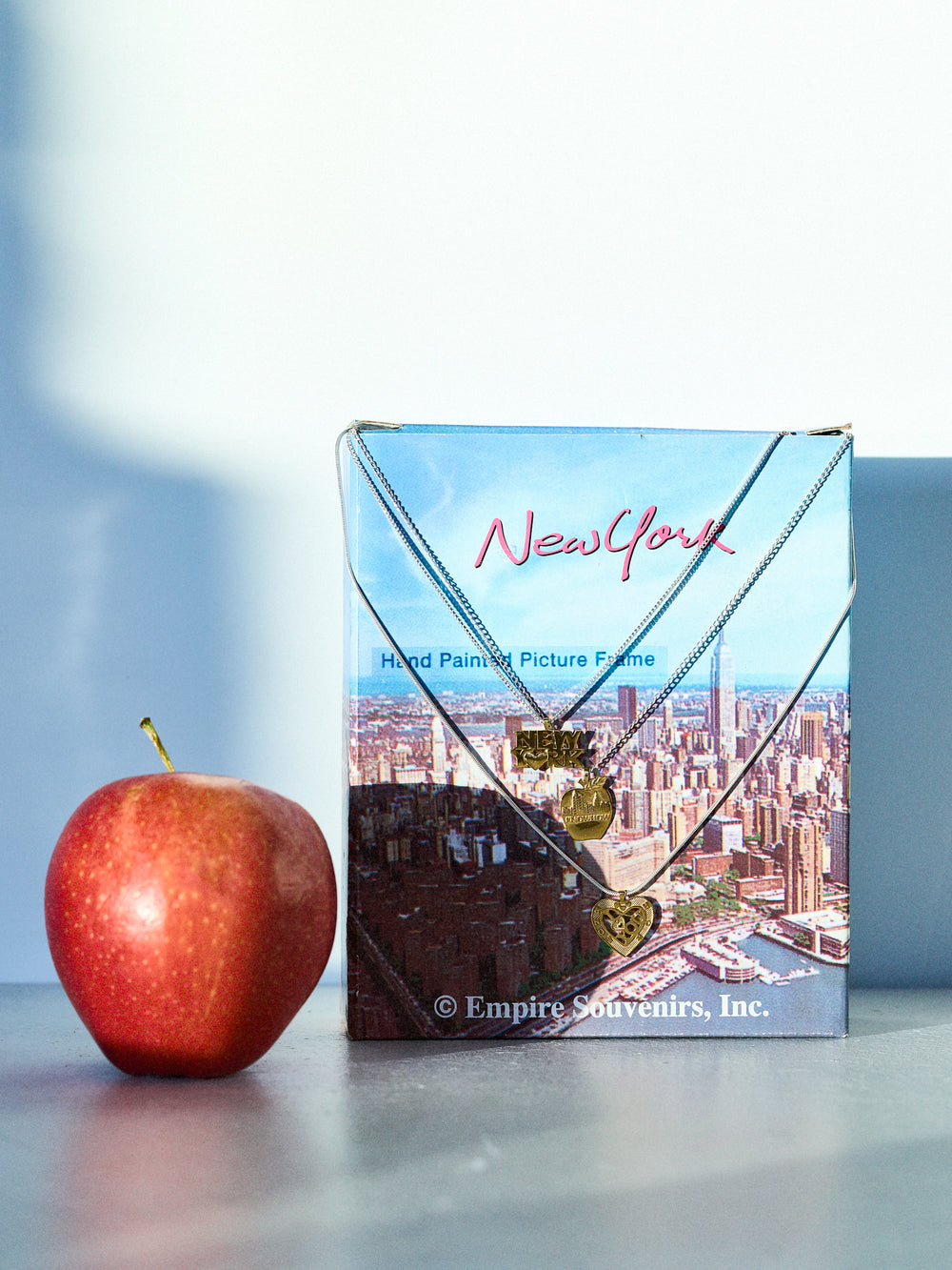 THE BIG APPLE Top